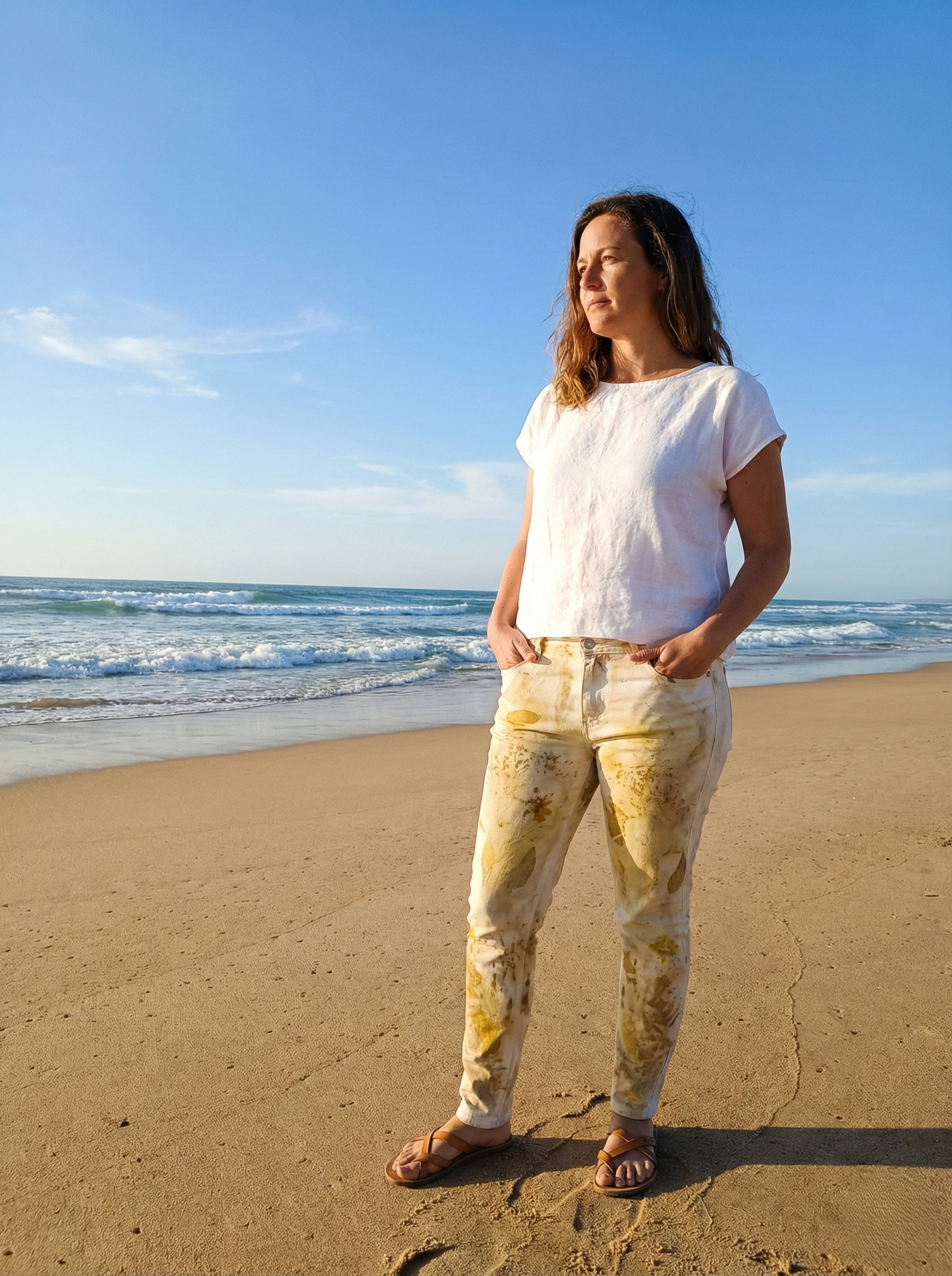 Pantalón “Arena Solar” — Algodón Reciclado con Ecoprint Botánico