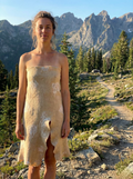 Vestido “Piel de Montaña” — Strapless de Fieltro en Baby Alpaca y Seda